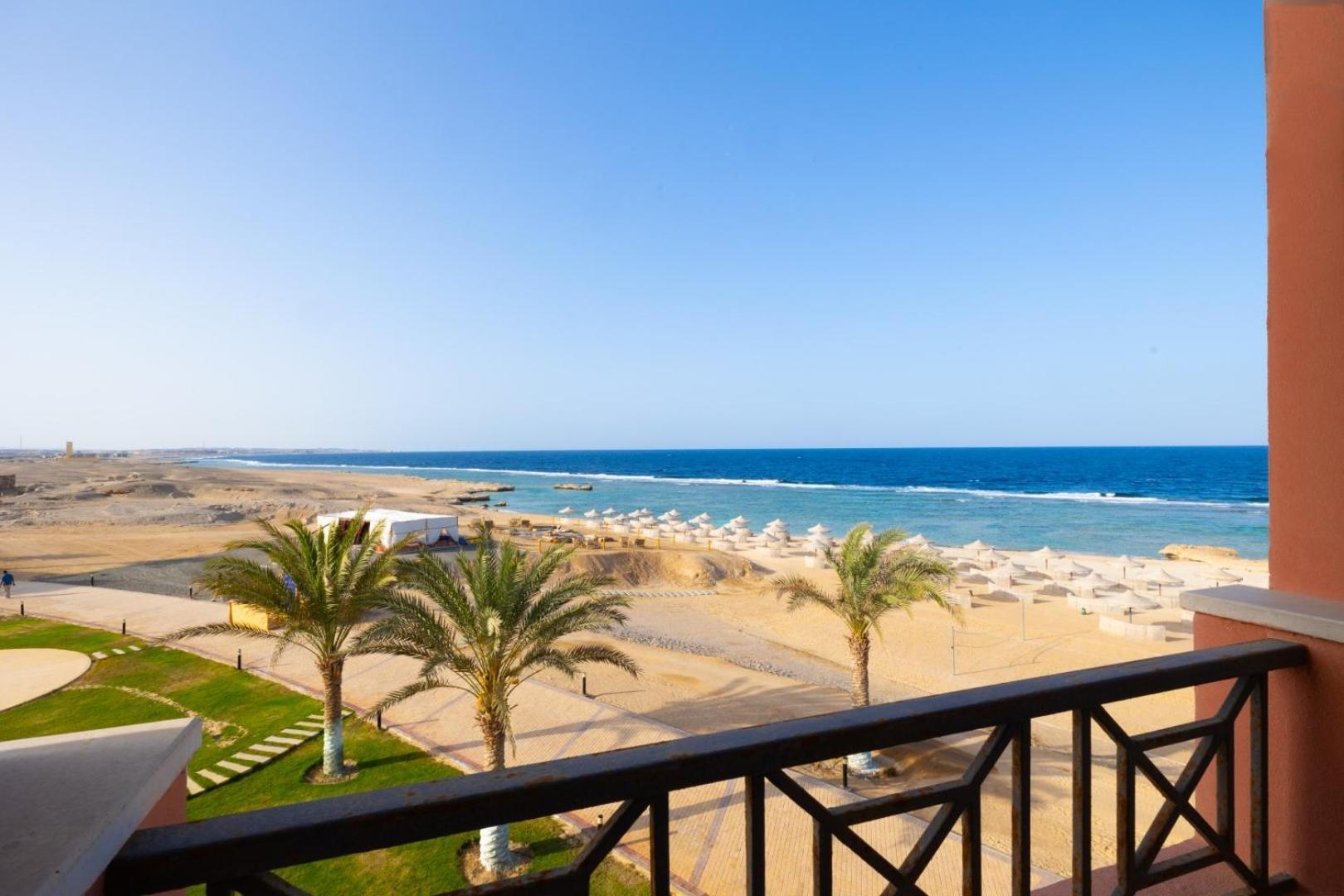 Oyster Bay Beach Resort Abu Dabab Exterior photo