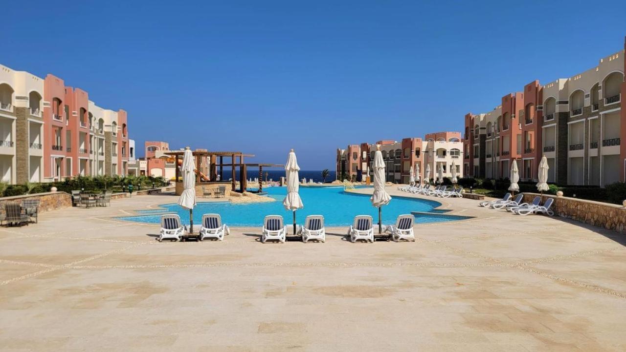 Oyster Bay Beach Resort Abu Dabab Exterior photo