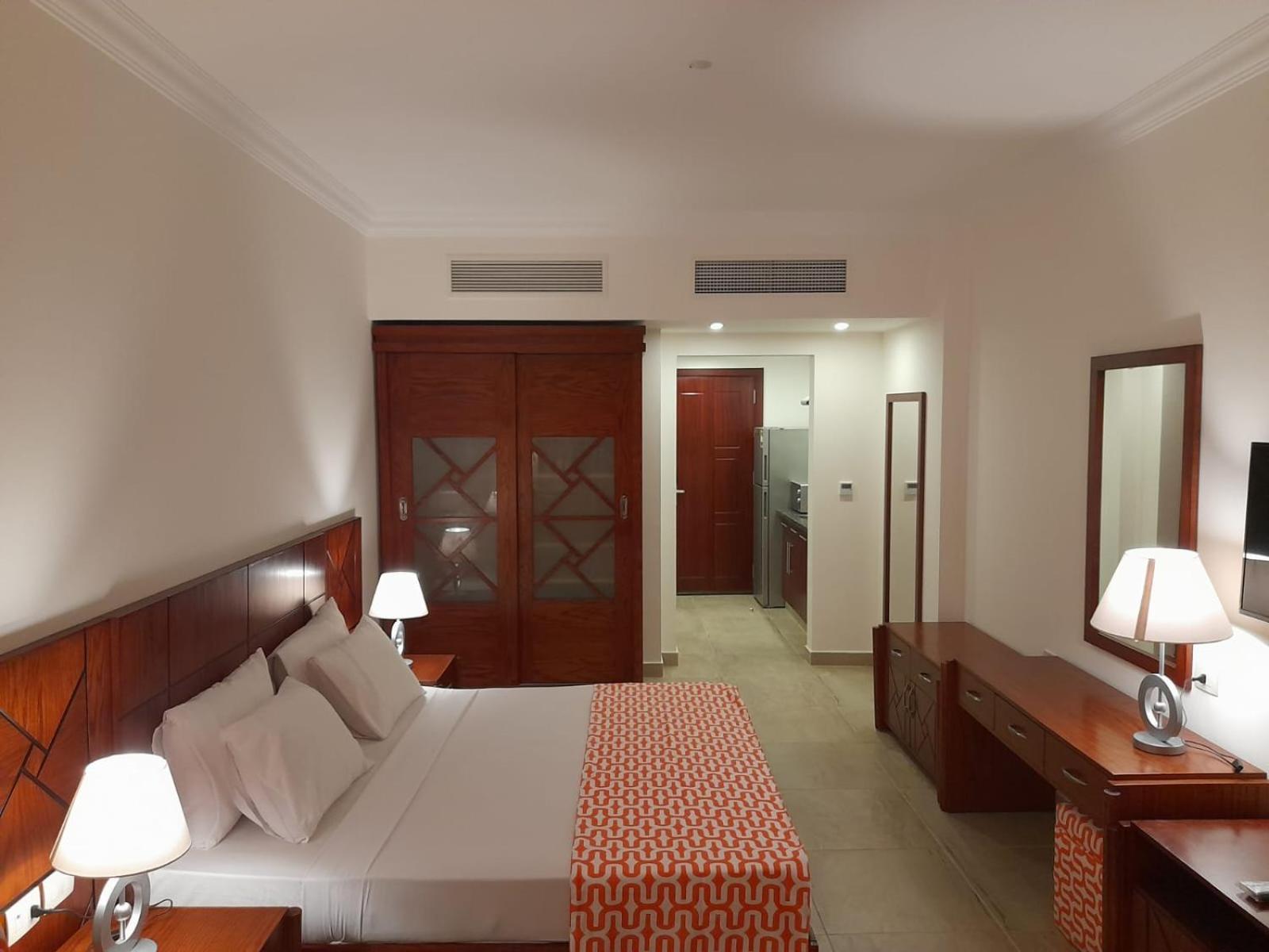 Oyster Bay Beach Resort Abu Dabab Exterior photo